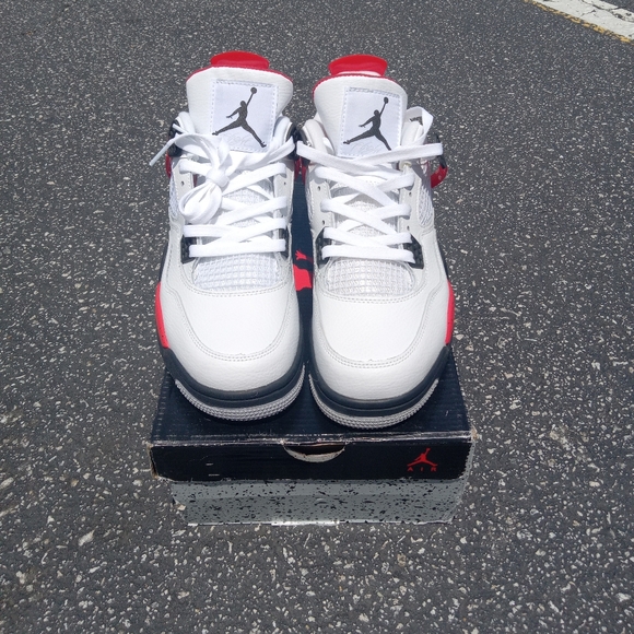 Air Jordan 4 Retro,  'Red Cement' - Picture 5 of 5